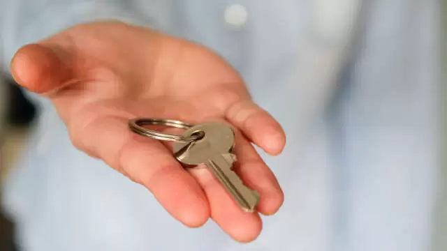 À l’approche des JO, ces Parisiens font face à un marché locatif plus tendu que jamais