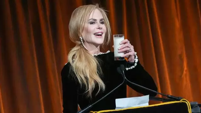 Nicole Kidman a bu un verre de lait en recevant ce prix, et pas parce qu’elle avait soif