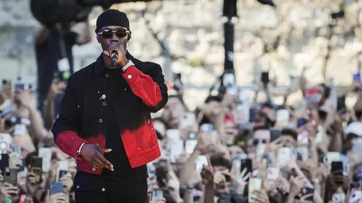 La famille de Werenoi met fin au débat sur la musique du rappeur, un mois après sa mort