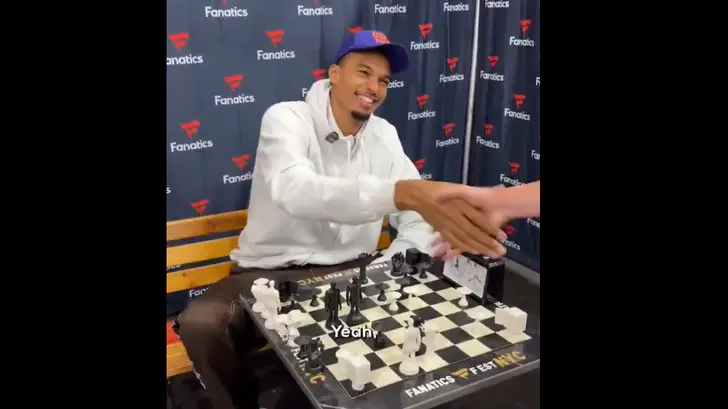 Un par un, Wembanyama a affronté 100 joueurs aux échecs