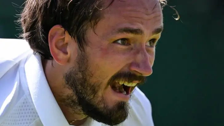 Le « seum » mémorable de Medvedev, éliminé par le Français Bonzi à Wimbledon