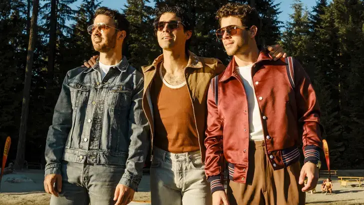 Il n’y a pas que les Jonas Brothers qui font leur retour dans « Camp Rock 3 »