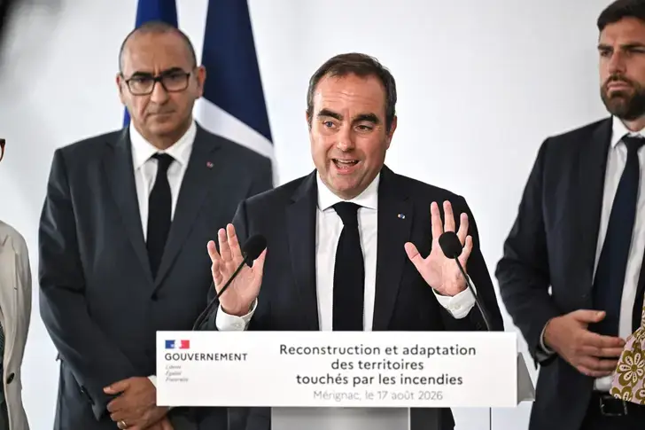 La base de Mont-de-Marsan, symbole des hésitations politiques sur la lutte contre le feu ?