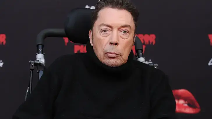 Tim Curry, le légendaire et terrifiant clown dans « Ça » est décédé à l’âge de 80 ans