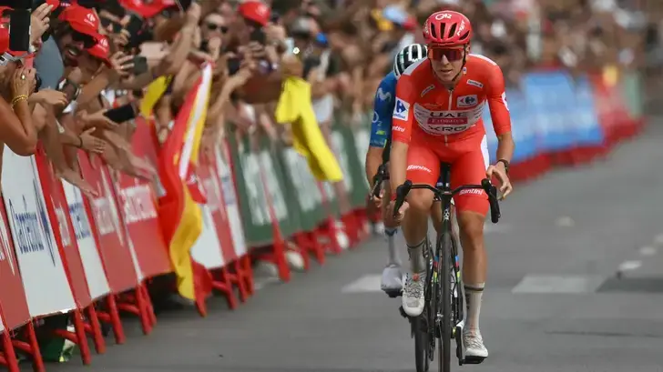 Énorme désillusion pour Pogacar, contraint à l’abandon sur la Vuelta après une lourde chute