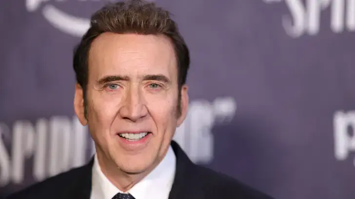 Près de Los Angeles, la houle ouvre un trou béant sous la maison de Nicolas Cage