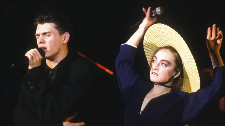 « J’ai perdu ma sœur » : les larmes de Marc Lavoine après la mort de Catherine Ringer