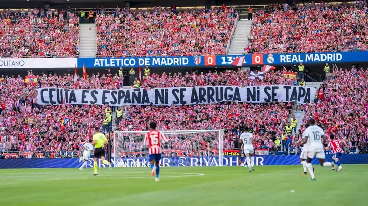 Les ultras de l’Atlético Madrid répondent à Mbappé sur Ceuta avec une banderole forte