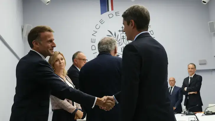 Comment l’action internationale de Macron oblige les candidats à la présidentielle à improviser