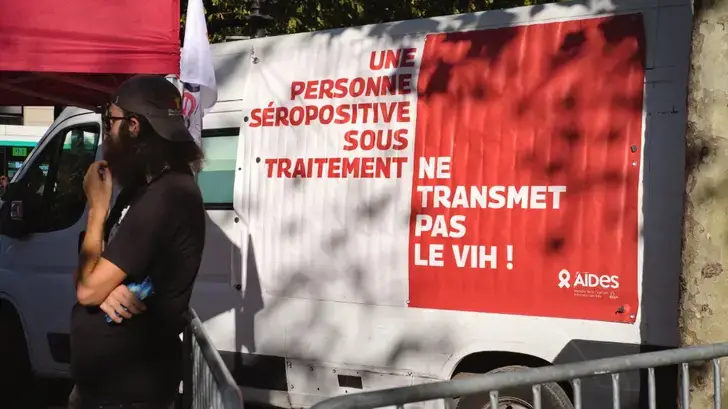 La campagne de prévention contre le VIH sacrifiée faute de budget ? Le gouvernement dément