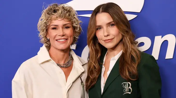 Sophia Bush a attendu plus d’un an pour annoncer qu’elle avait épousé sa compagne