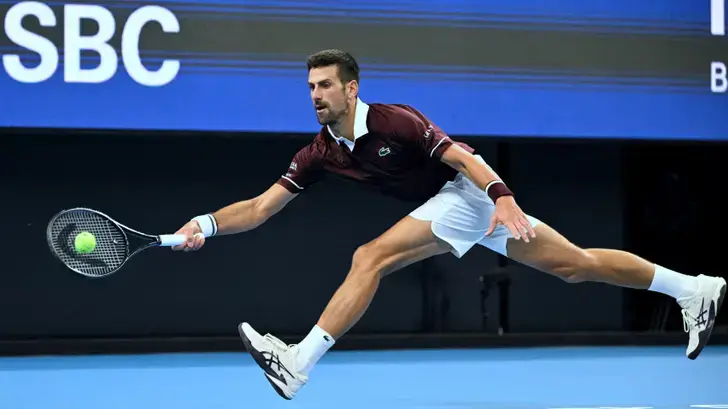 Son adversaire blesse un spectateur, Djokovic se qualifie en finale du tournoi de Pékin