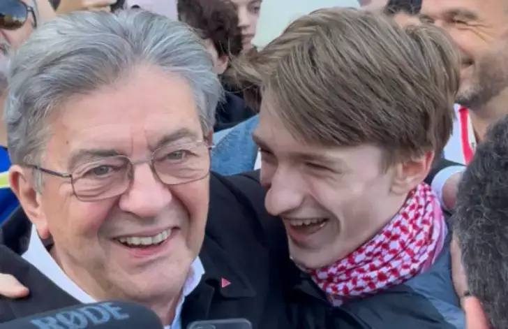 Elwan, le lycéen viral adoubé « tribun du peuple » par Jean-Luc Mélenchon