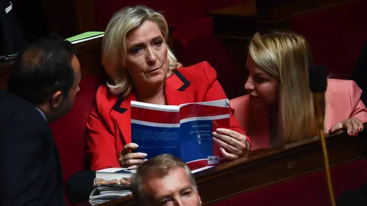 Ce que l’attaque de Le Pen contre Ferrand dit de la fragilité de son programme