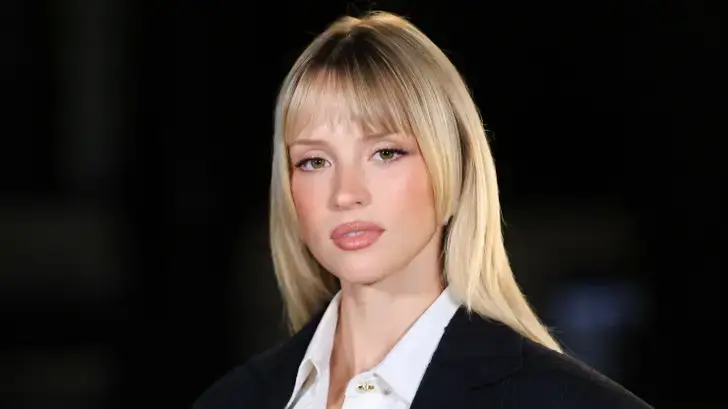« Clouée au lit », Angèle ne pourra pas assurer sa prestation aux NRJ Music Awards